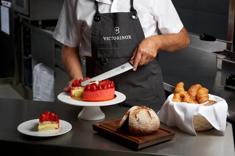 VICTORINOX 6.8633.26B g.jpg